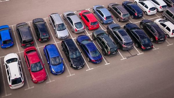 Parkende Autos